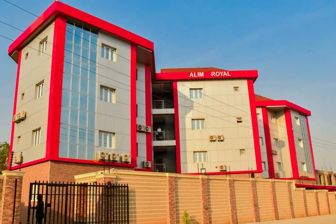Alim Royal Hotel & Suite.
