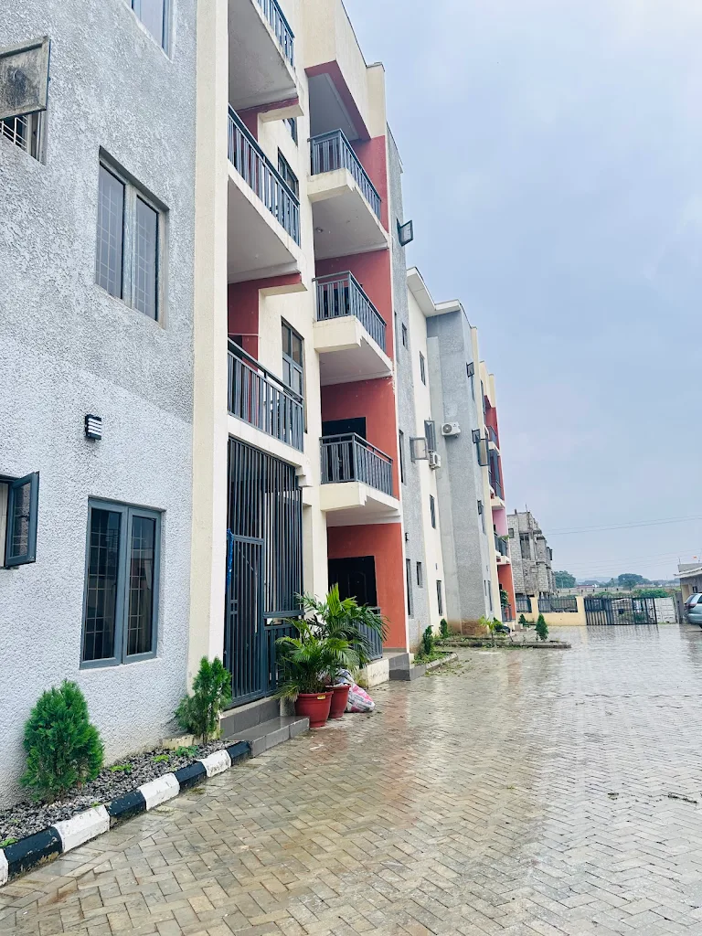 De Calma Homes and Apartments Jahi.