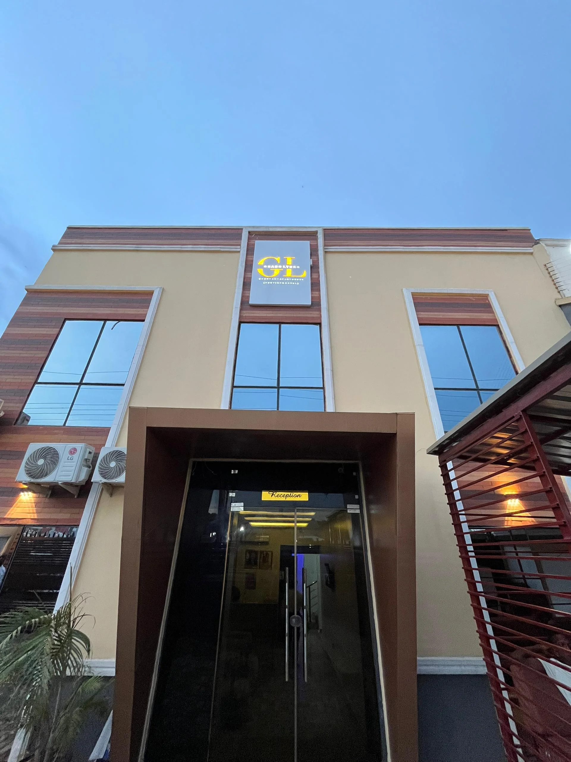 Grand Lynks Homes & Apartments