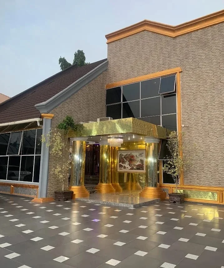 E-Suite Luxury Hotel