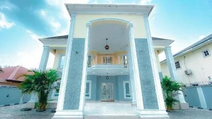 Royal court lounge and boutique hotel