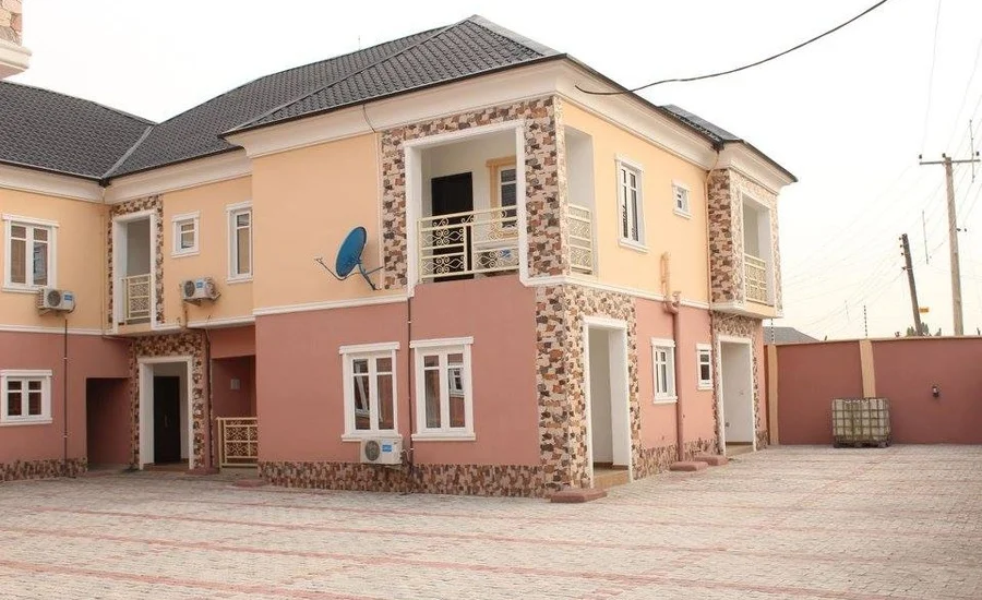 Ayoluyem suites