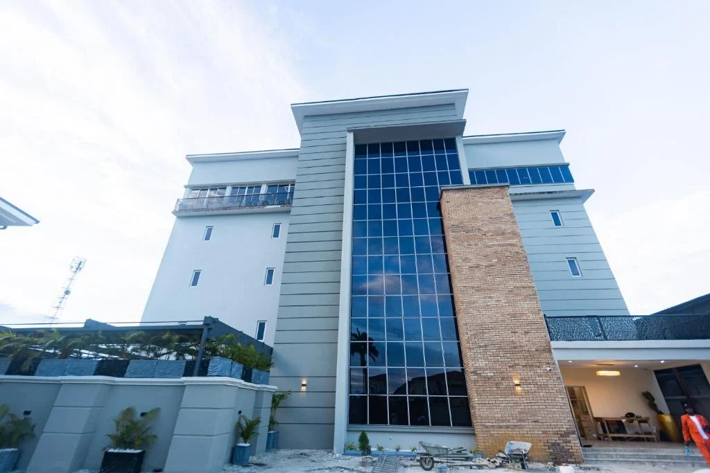 Dodos hotel and service