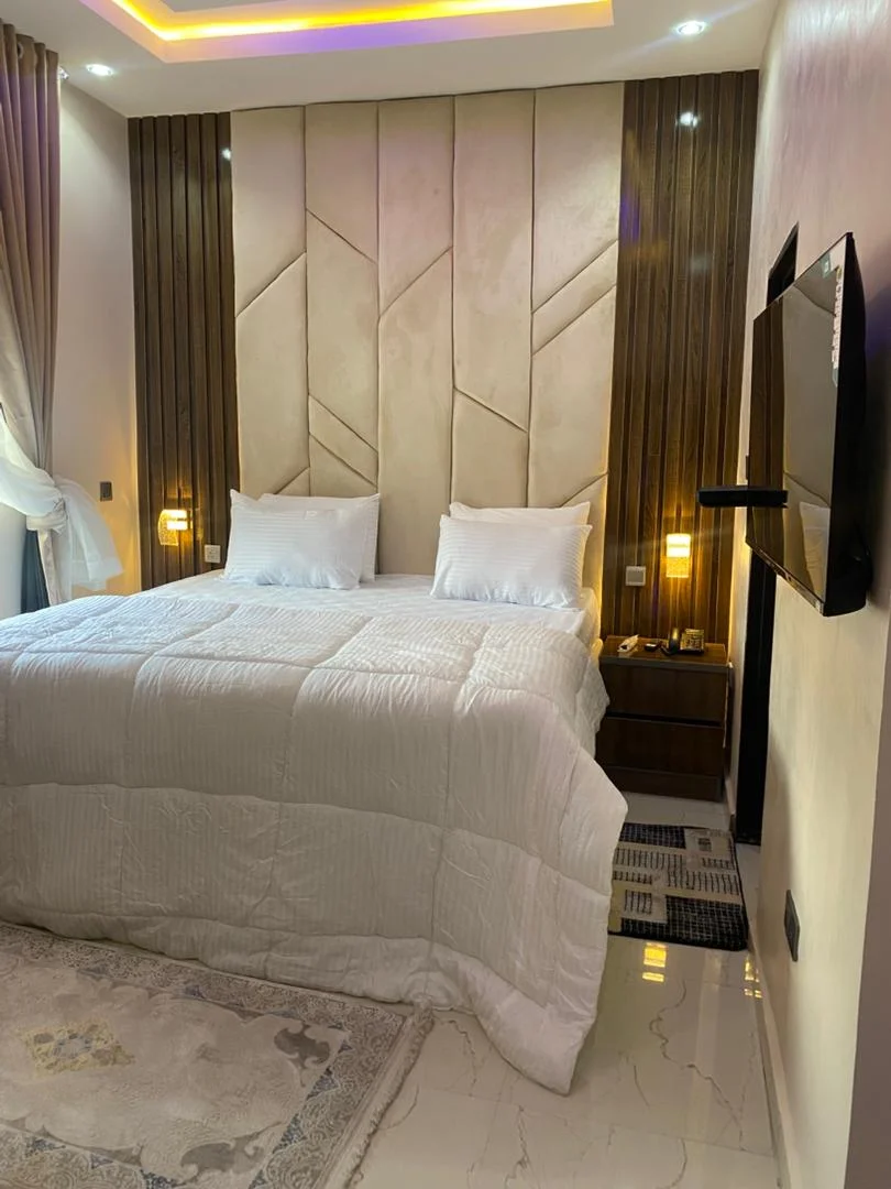 Oxford Suite