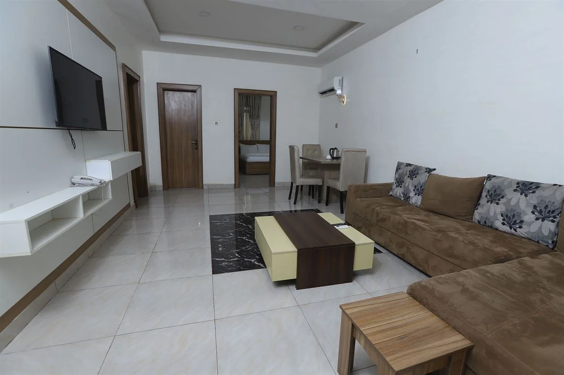 DIplomatic Suite