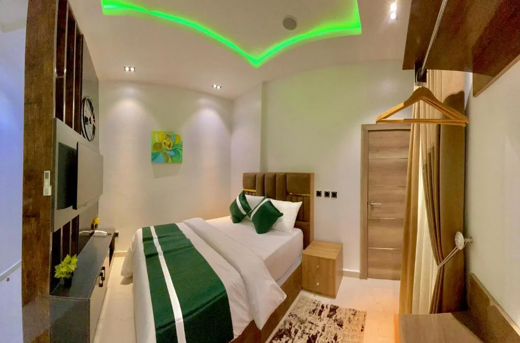 Studio Apartment (Grand)