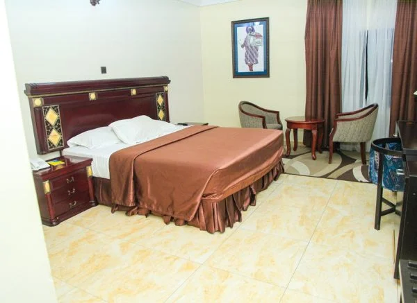 Queens Room
