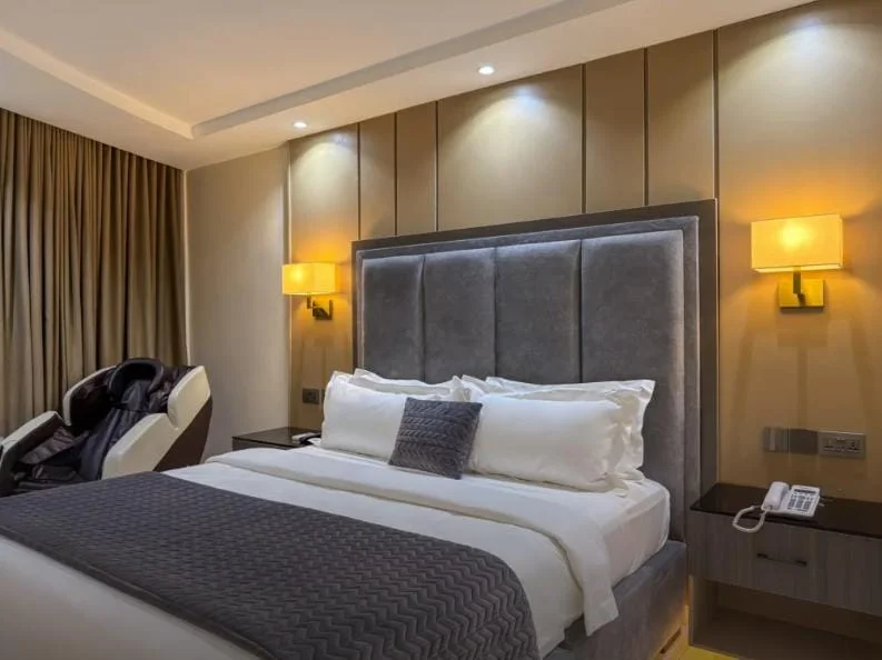 Deluxe Suite
