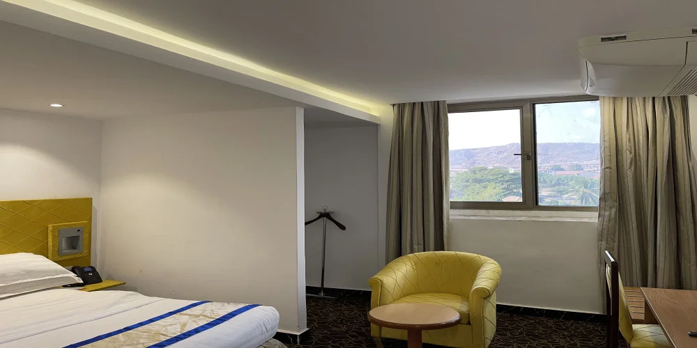 Suite with Mountain view