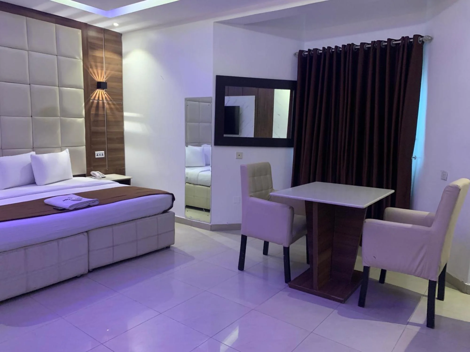 Deluxe family room
