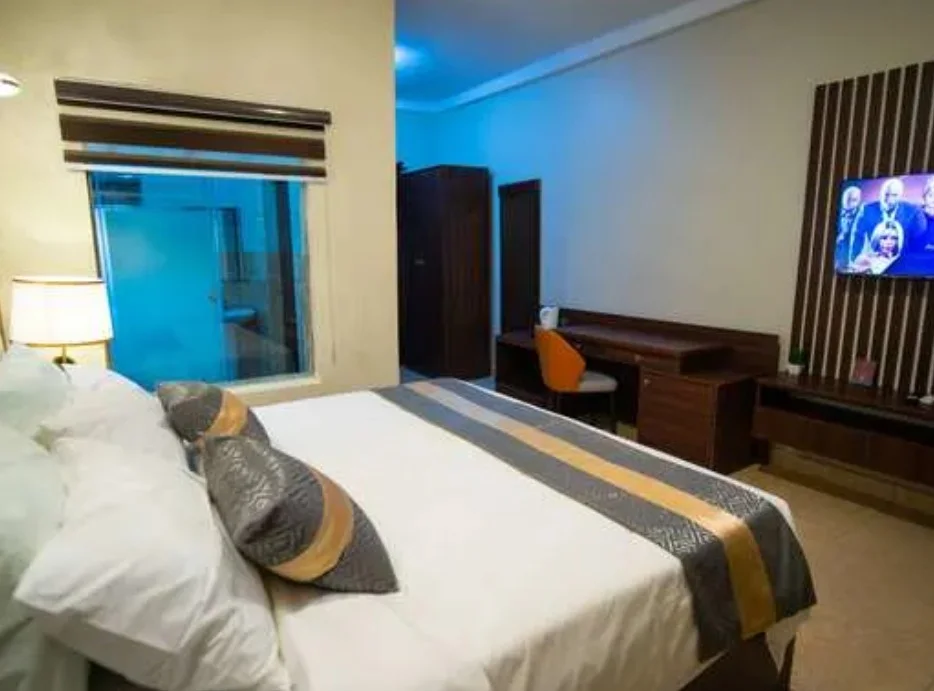 Business/Luxury Suite