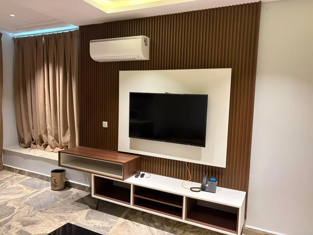 Raynez Suite