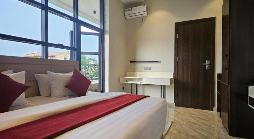 King room with balcony