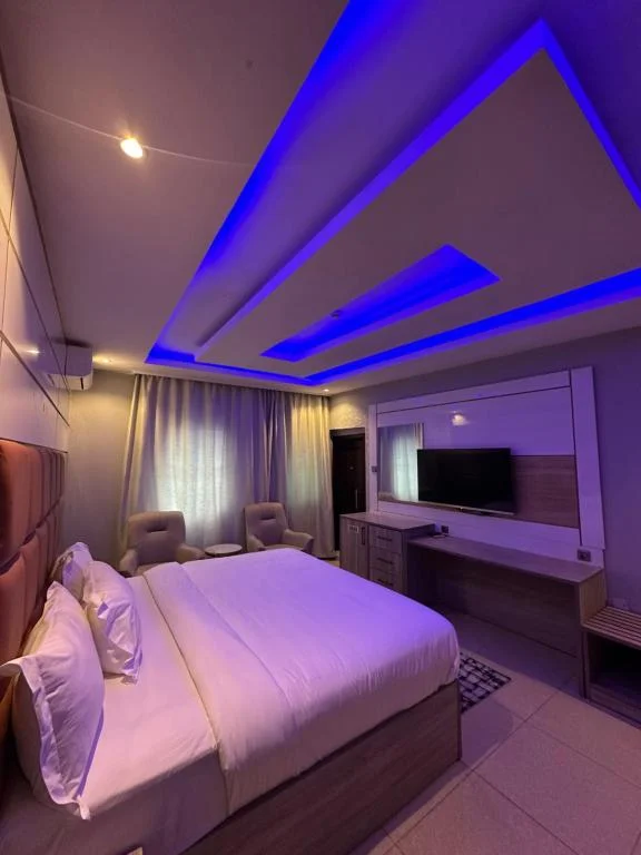 Standard King room