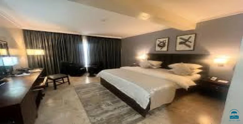 Service apartment