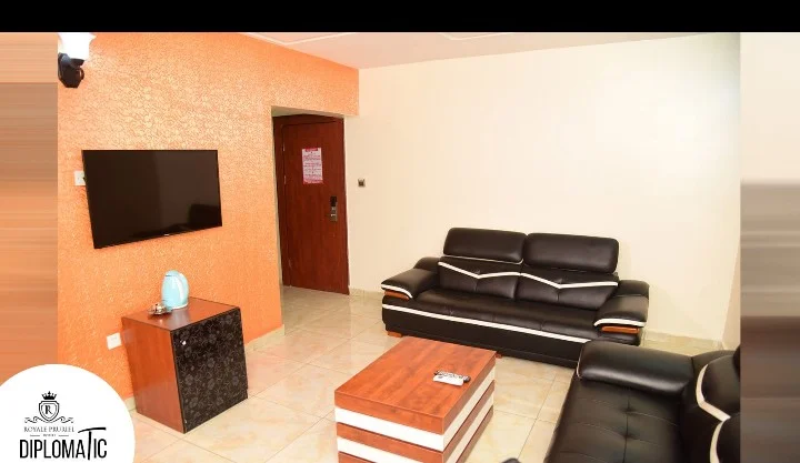 ROYAL SUITE