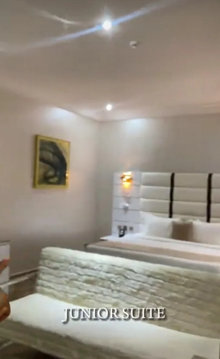 JUNIOR SUITE
