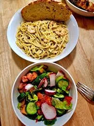 Spaghetti with chicken salad